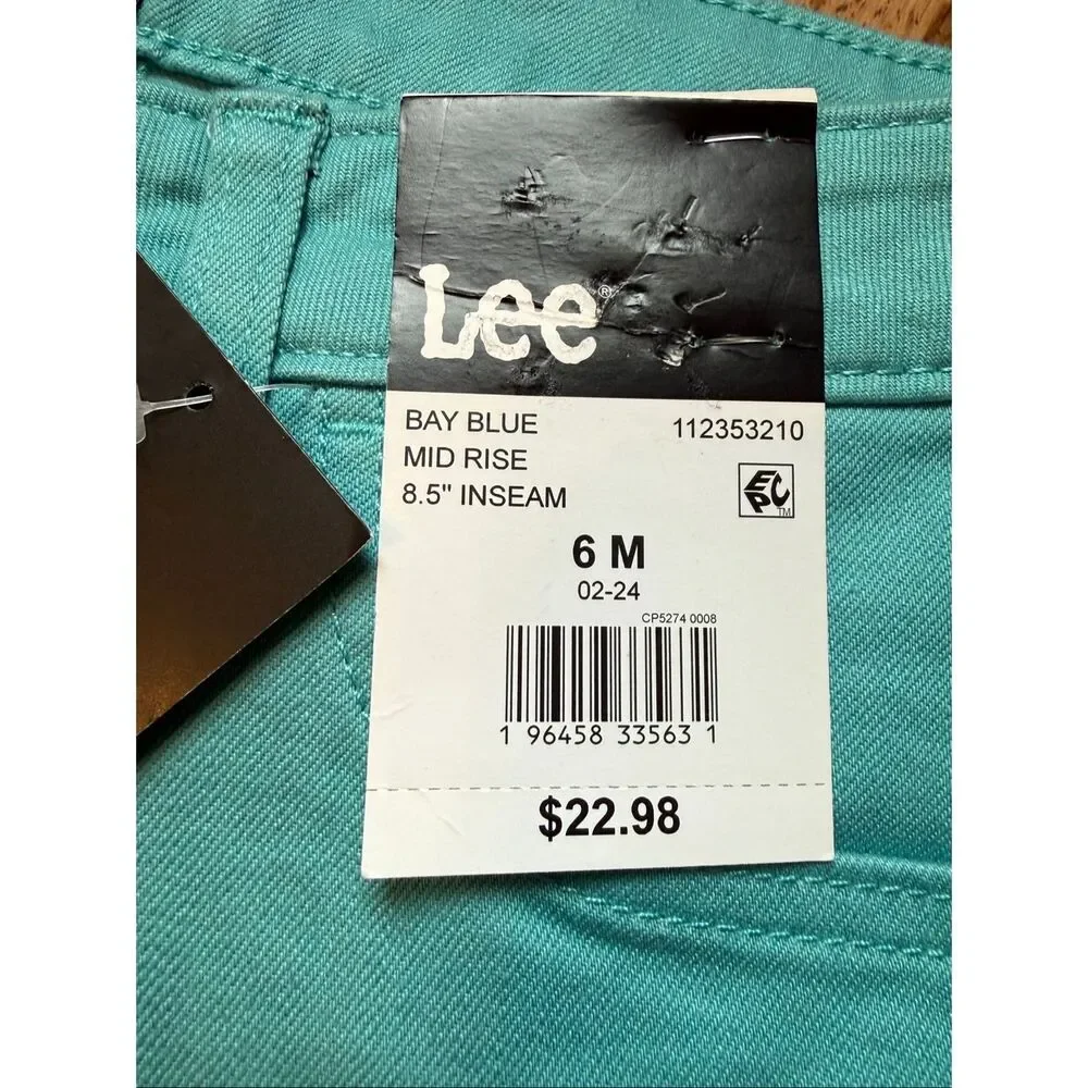 NWT LEE Women's Legendary Style Mid Rise Cuffed Bermuda Shorts Bay Blue Size 6